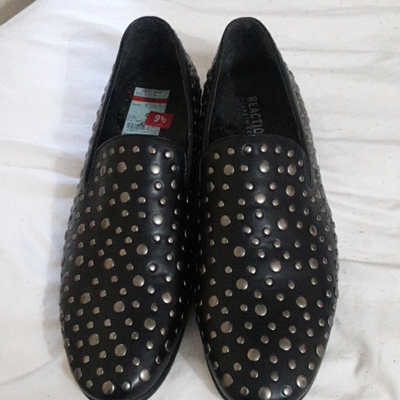 Shoes - Picture 1 of 3